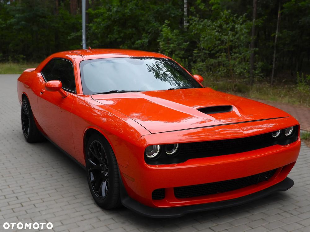 Dodge Challenger - 4