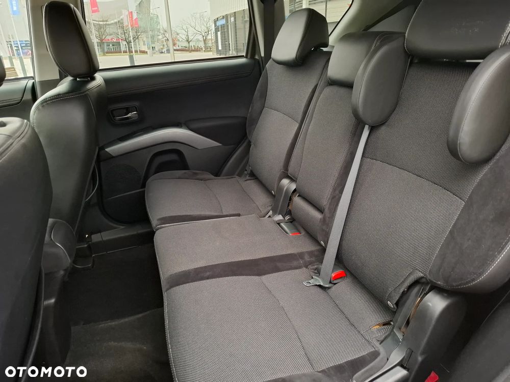 Mitsubishi Outlander 2.0 DID Intense + SE - 21