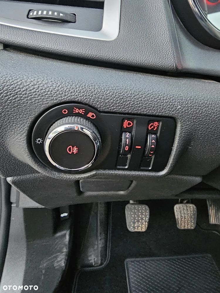 Opel Astra 1.4 Turbo 150 Jahre - 22