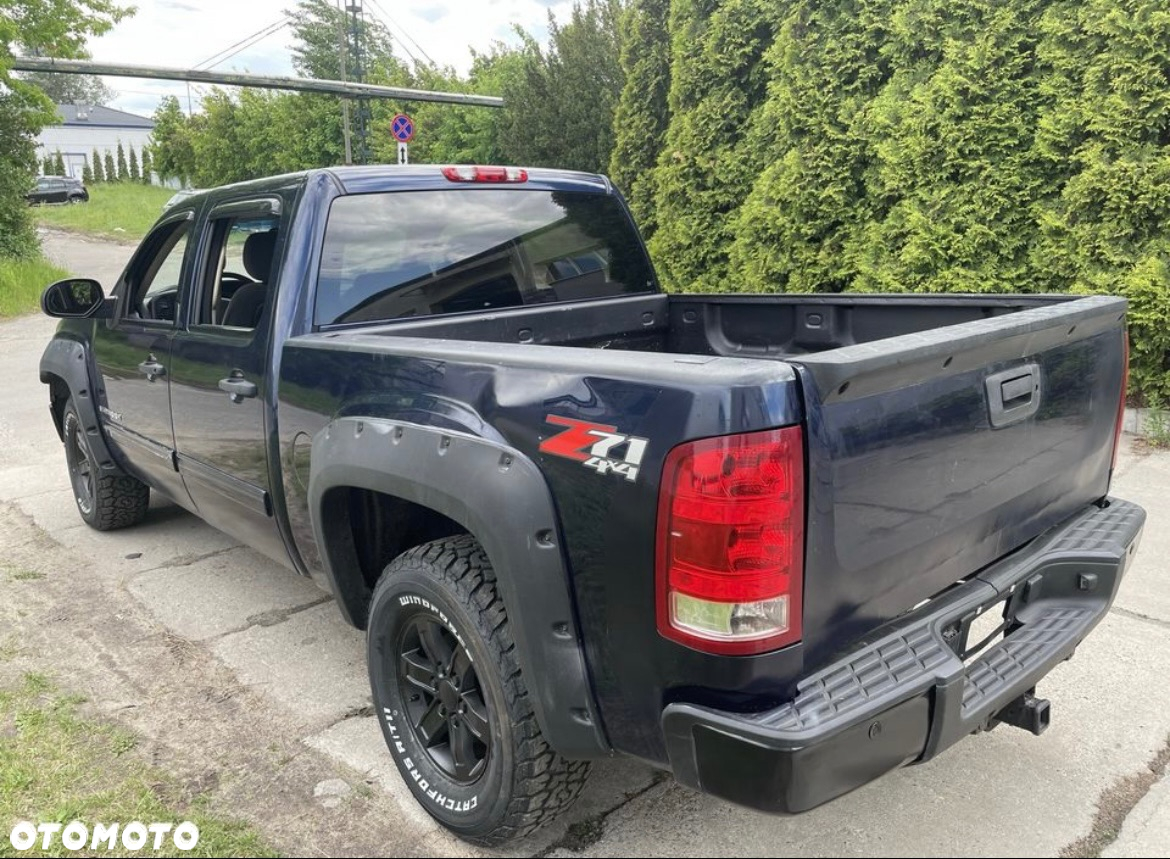 GMC Sierra - 2