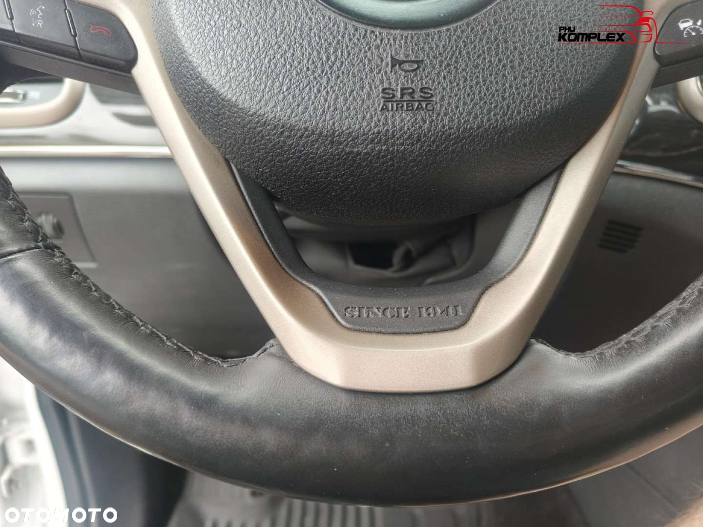 Jeep Grand Cherokee - 34