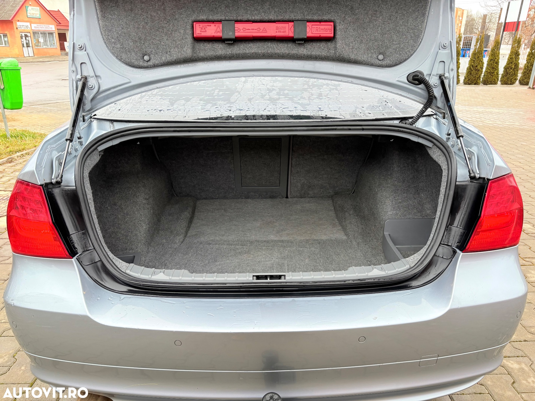 BMW Seria 3 318d - 13