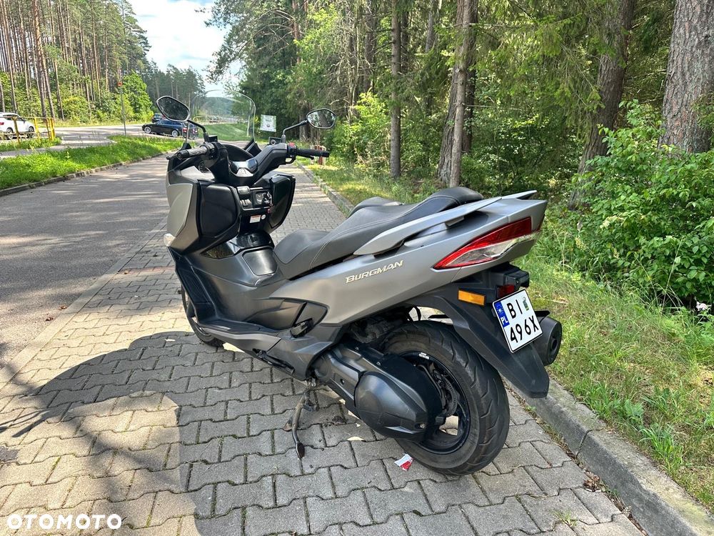 Suzuki Burgman - 13