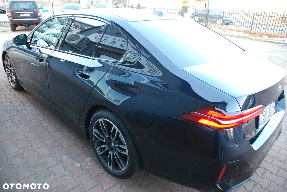 BMW Seria 5 520i mHEV M Sport - 31