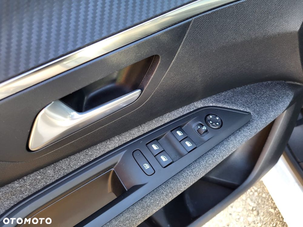 Peugeot 3008 BlueHDi 130 Stop & Start EAT8 Allure - 19