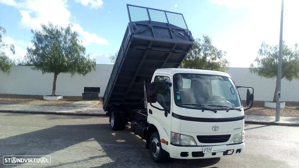 Toyota Dyna 35.33 Basculante - 2