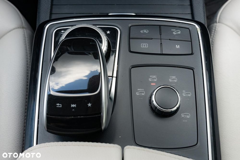 Mercedes-Benz GLE 350 d 4-Matic - 24