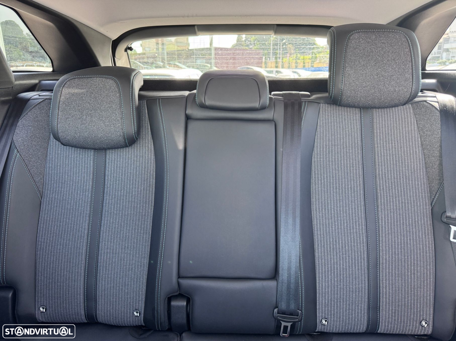 Peugeot 3008 1.2 PureTech Allure Pack EAT8 - 11