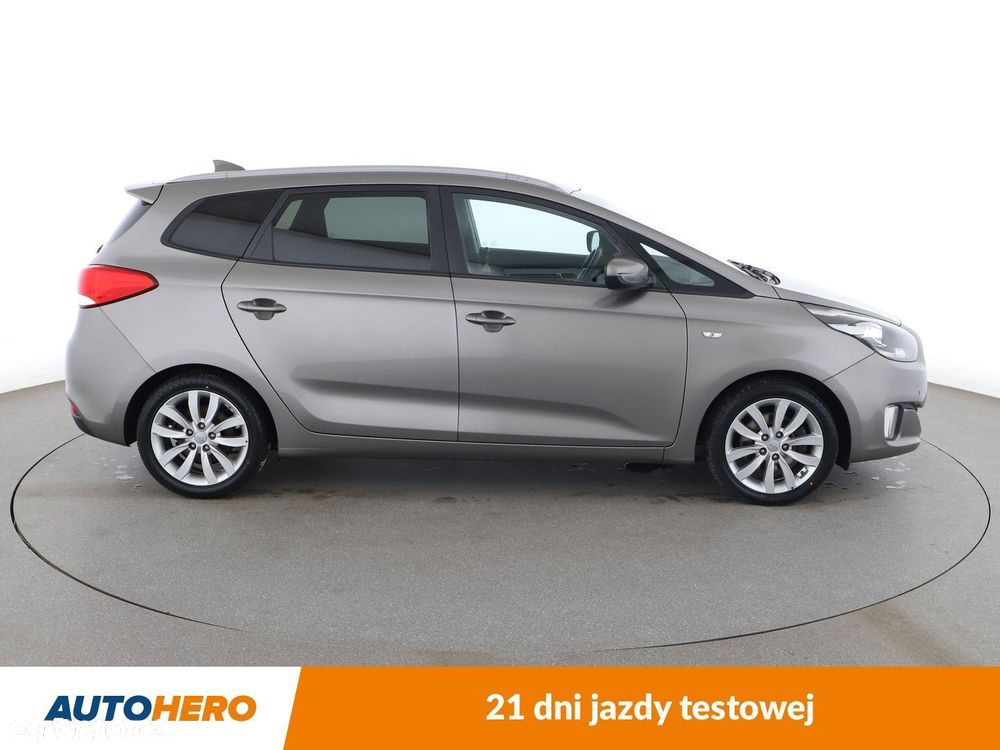 Kia Carens - 7