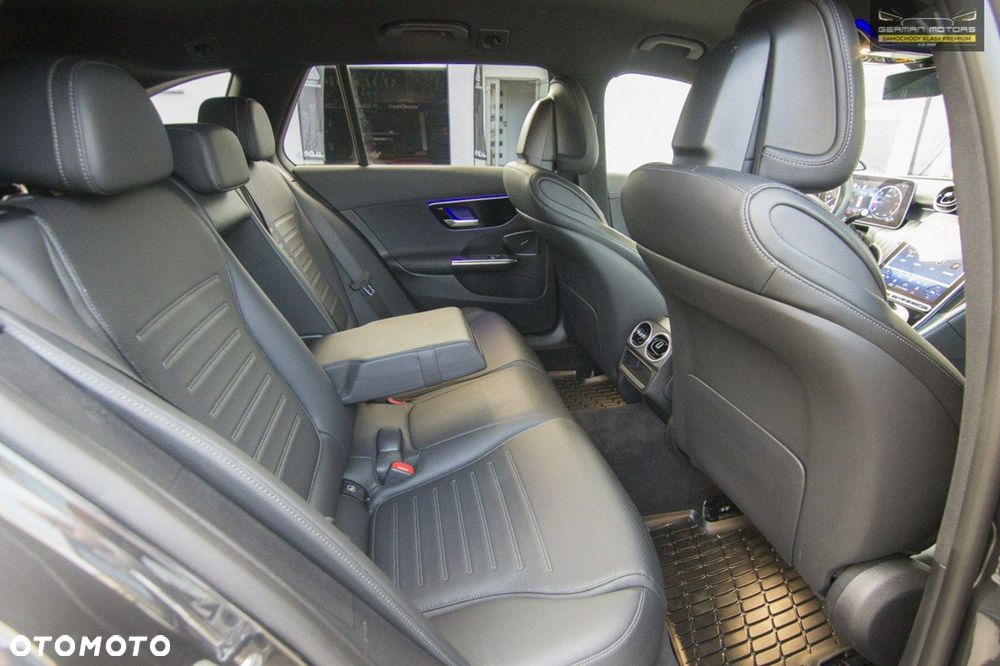 Mercedes-Benz Klasa C 220 d 4Matic T 9G-TRONIC AMG Line - 26