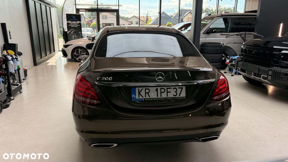 Mercedes-Benz Klasa C 300 7G-TRONIC - 17