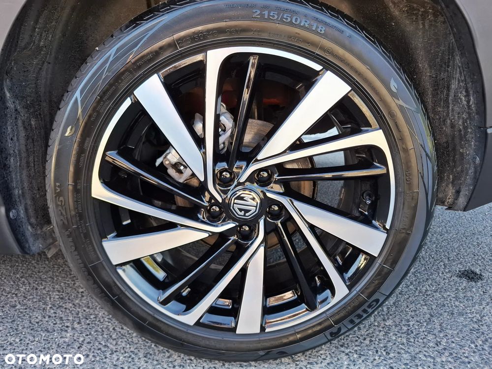 MG ZS Hybrid+ - 8