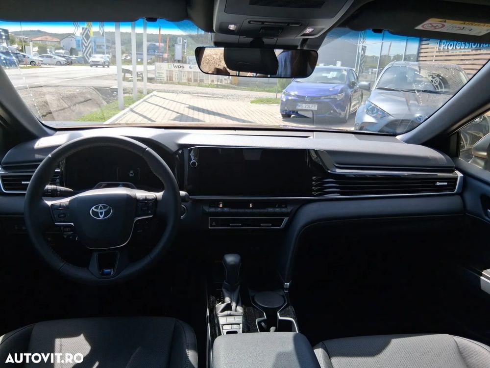 Toyota Camry - 11