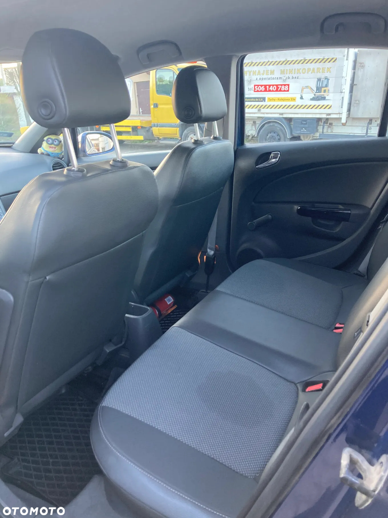 Opel Corsa 1.4 16V Cosmo - 12