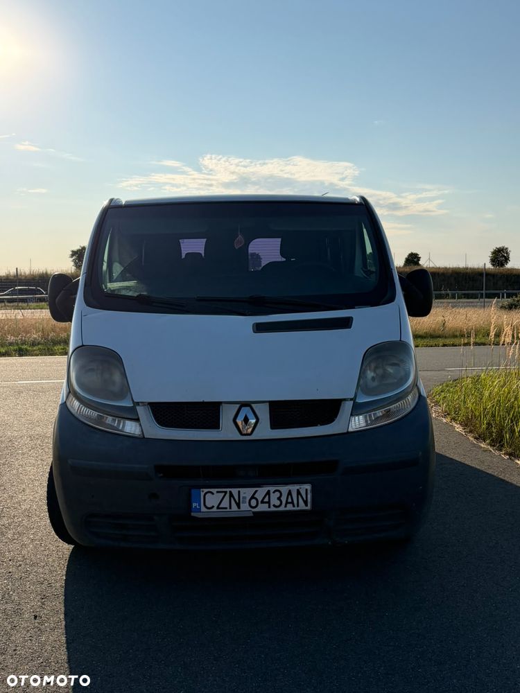 Renault Trafic Passenger - 2