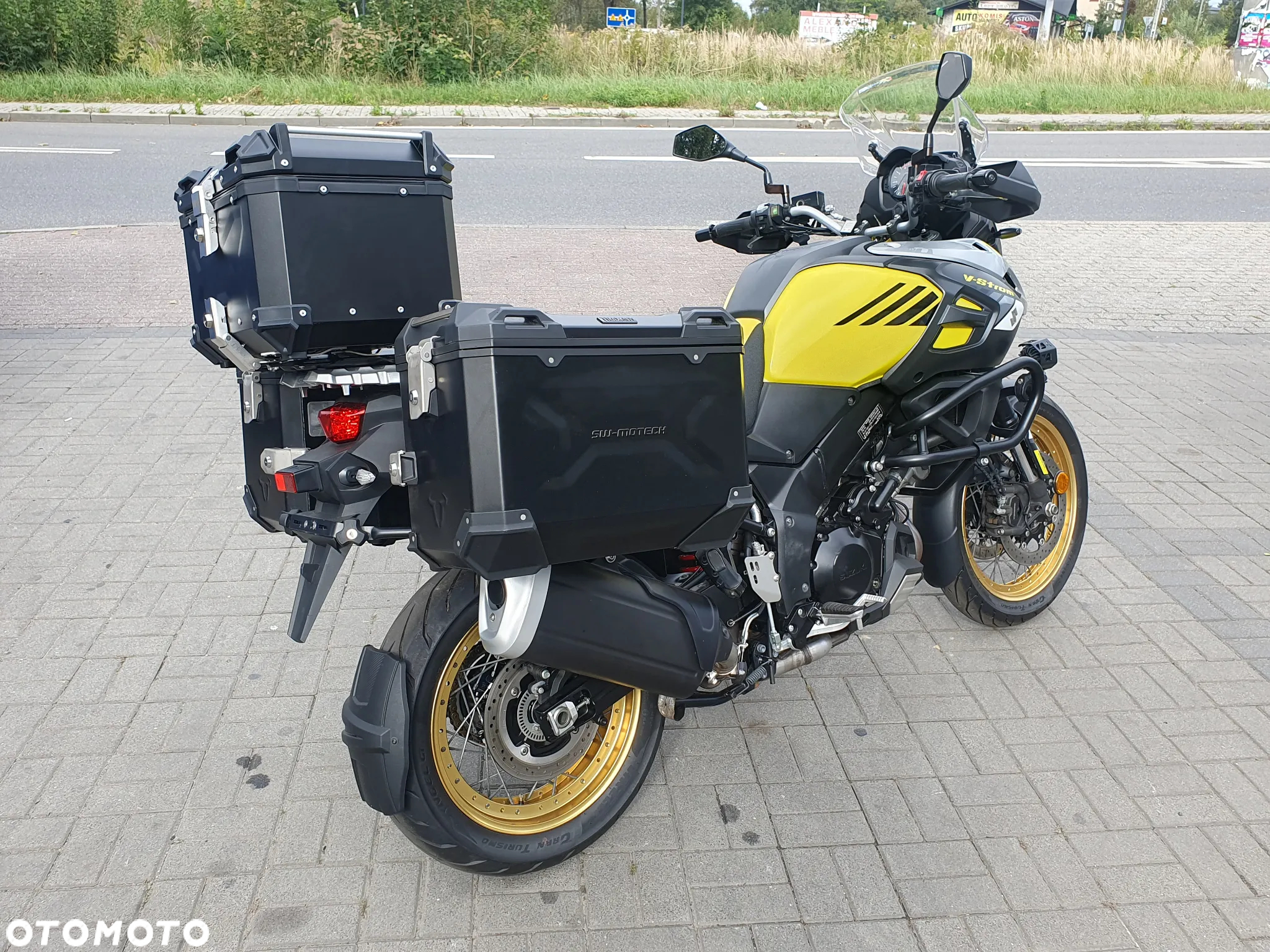 Suzuki V-STROM - 4