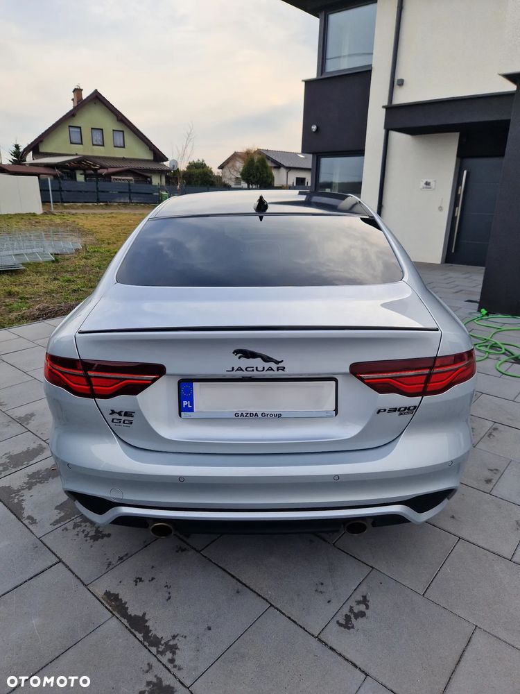 Jaguar XE 2.0 P300 AWD R-Dynamic SE - 5