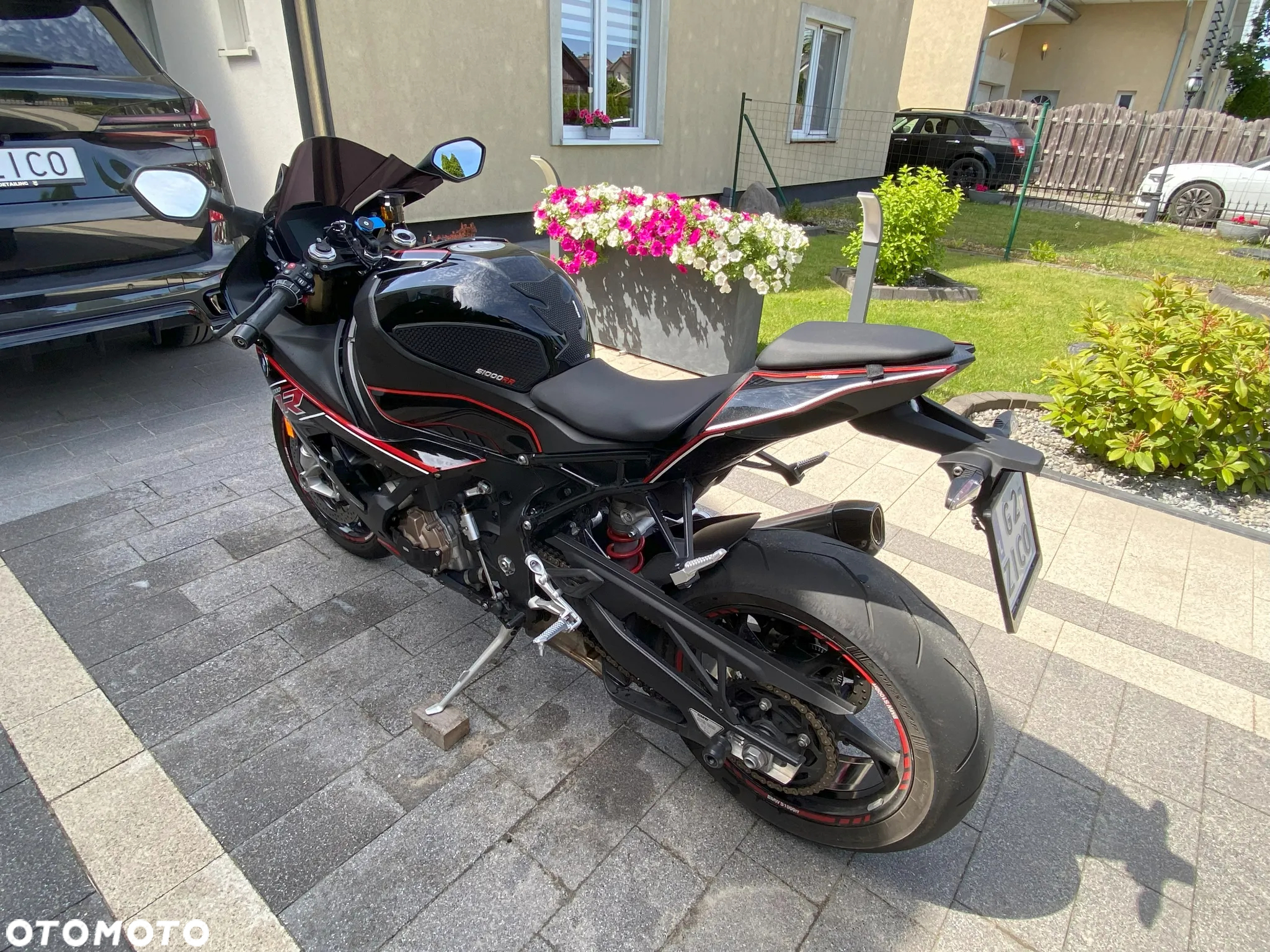 BMW S - 5