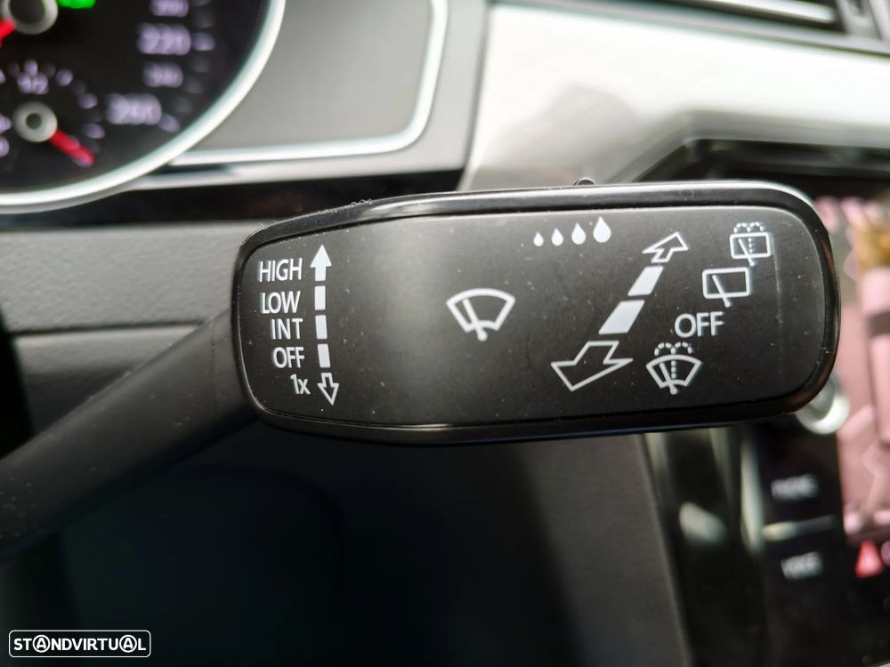 VW Passat Variant 1.6 TDI Business DSG - 25
