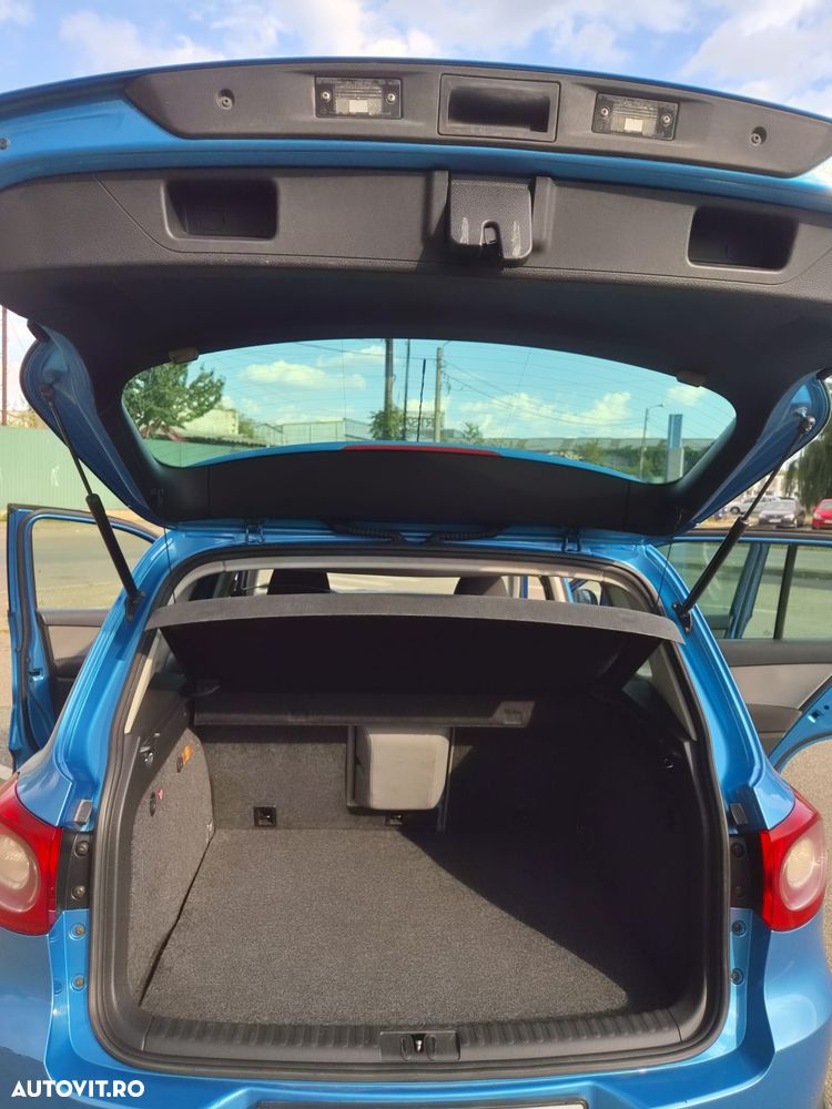 Volkswagen Tiguan - 11