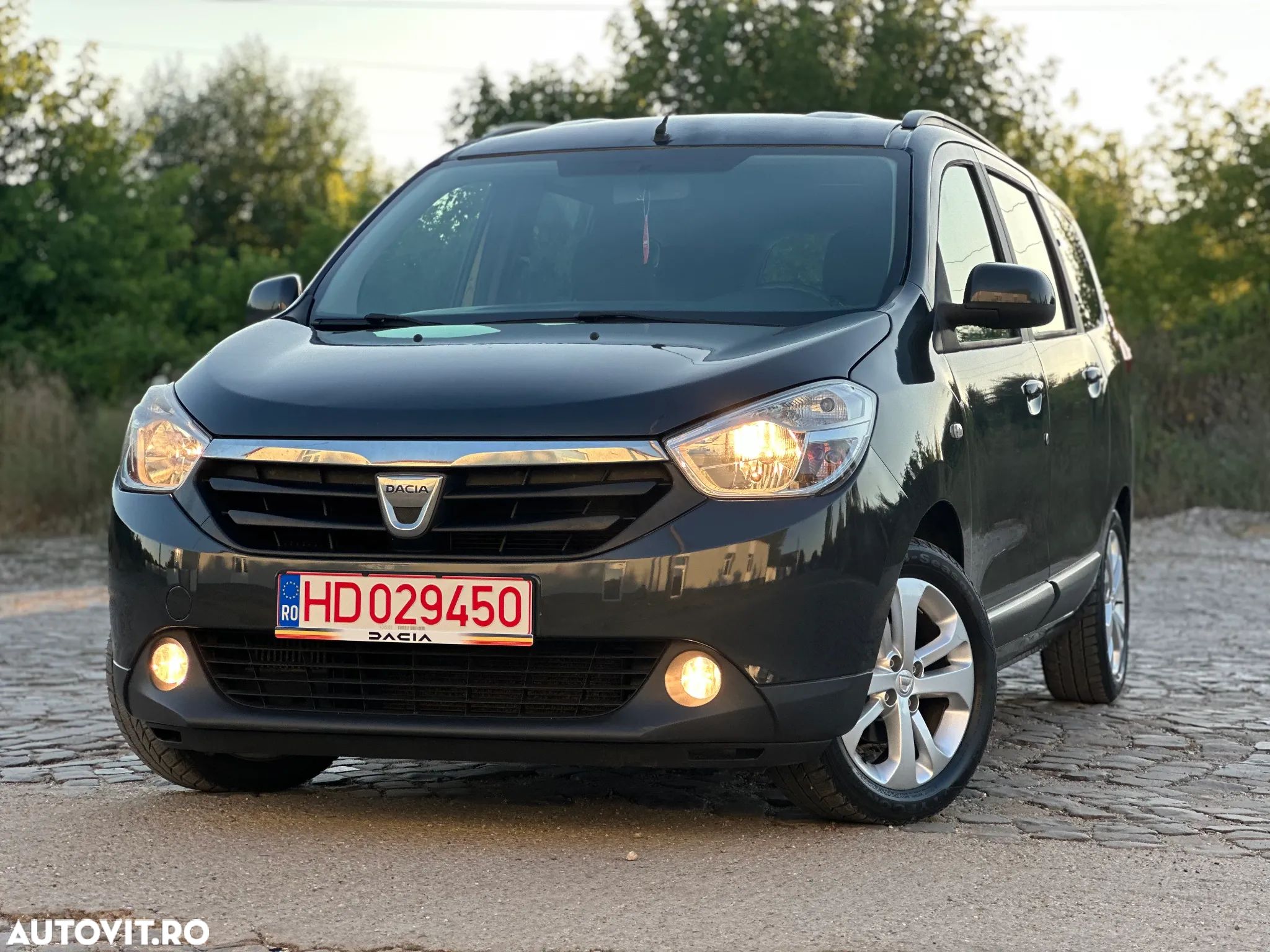 Dacia Lodgy 1.5 dCi 90 CP Laureate - 1