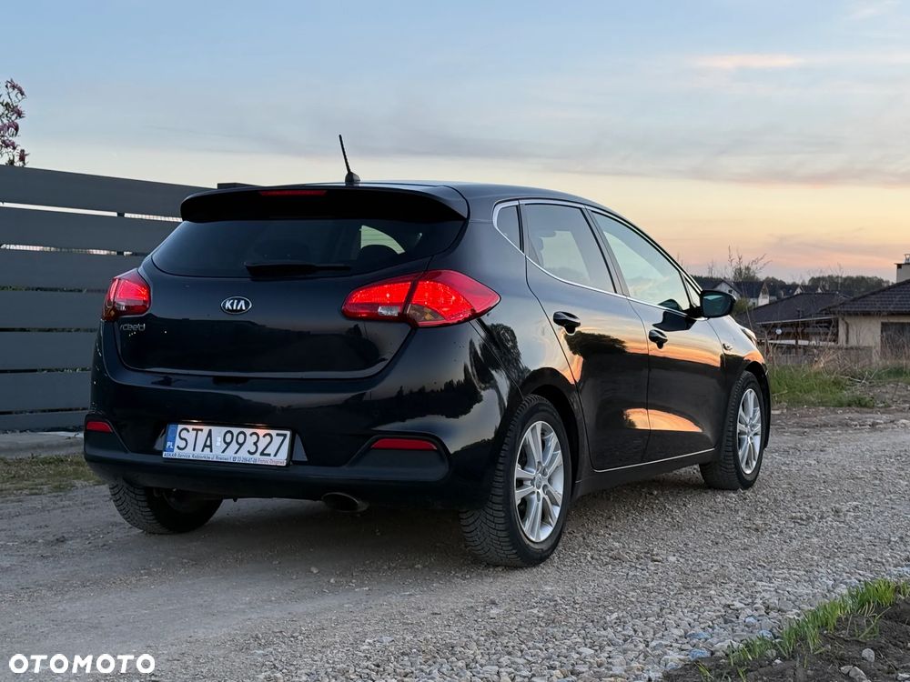 Kia Ceed 1.4 L - 6
