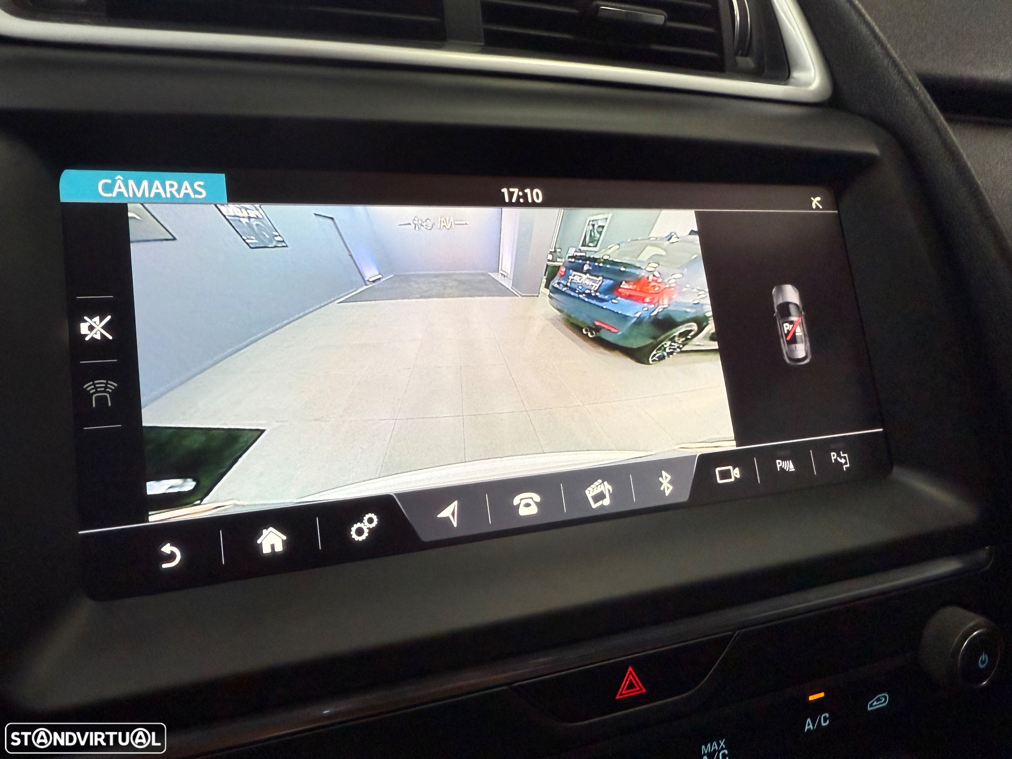 Jaguar E-Pace 2.0 i4D R-Dynamic HSE AWD Aut. - 39