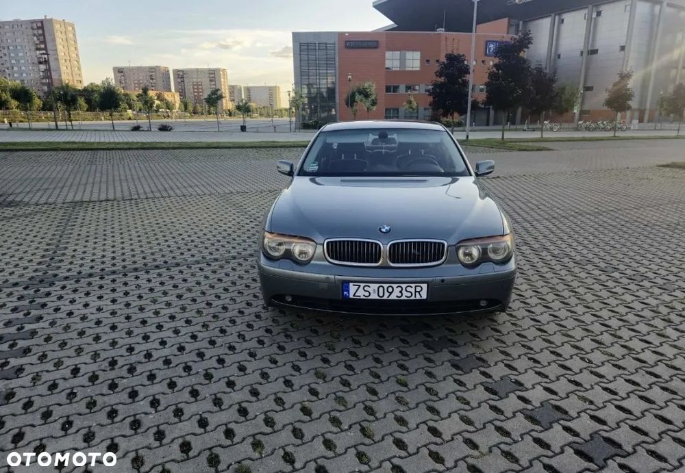BMW Seria 7 735i - 1