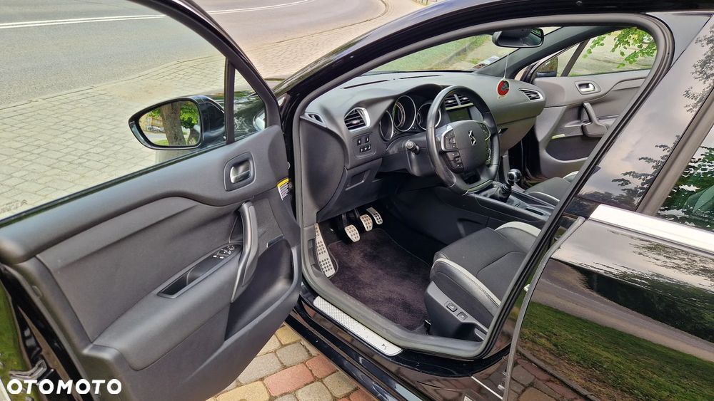 Citroën DS4 1.6 HDi SoChic - 12