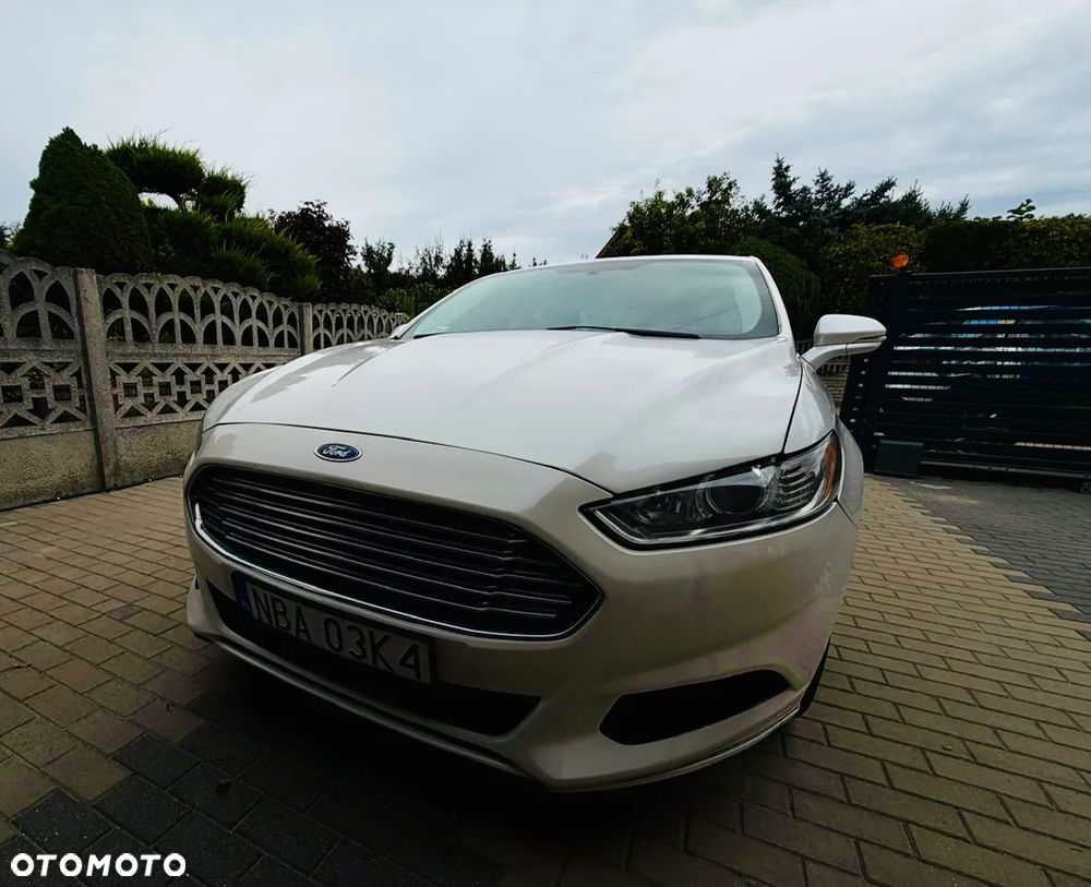 Ford Fusion 2015 photo 2