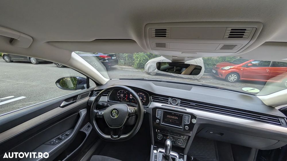 Volkswagen Passat 2.0 TDI DSG Highline - 11