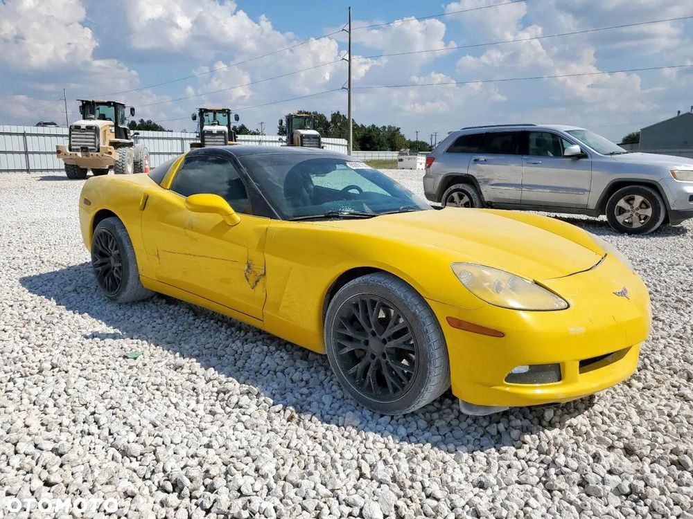 Chevrolet Corvette - 4