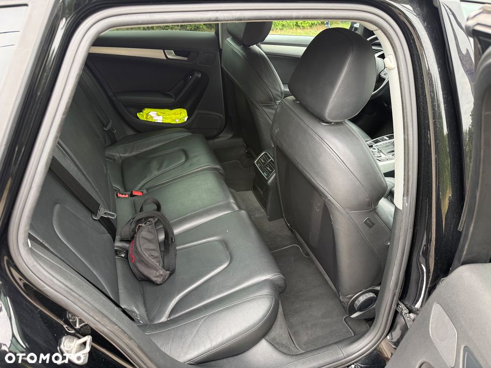 Audi A4 Avant 2.0 TDI DPF clean diesel multitronic S line Sportpaket - 13