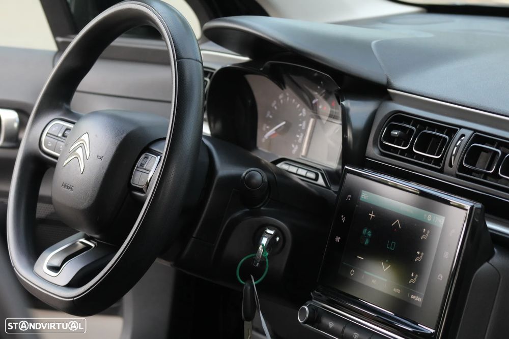 Citroën C3 1.2 PureTech Shine - 24