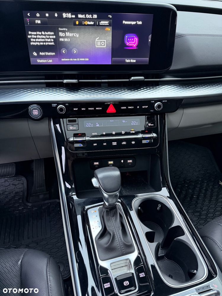 Kia Carnival - 12