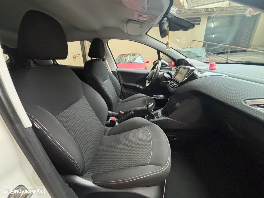 Peugeot 208 1.2 PureTech Style - 17