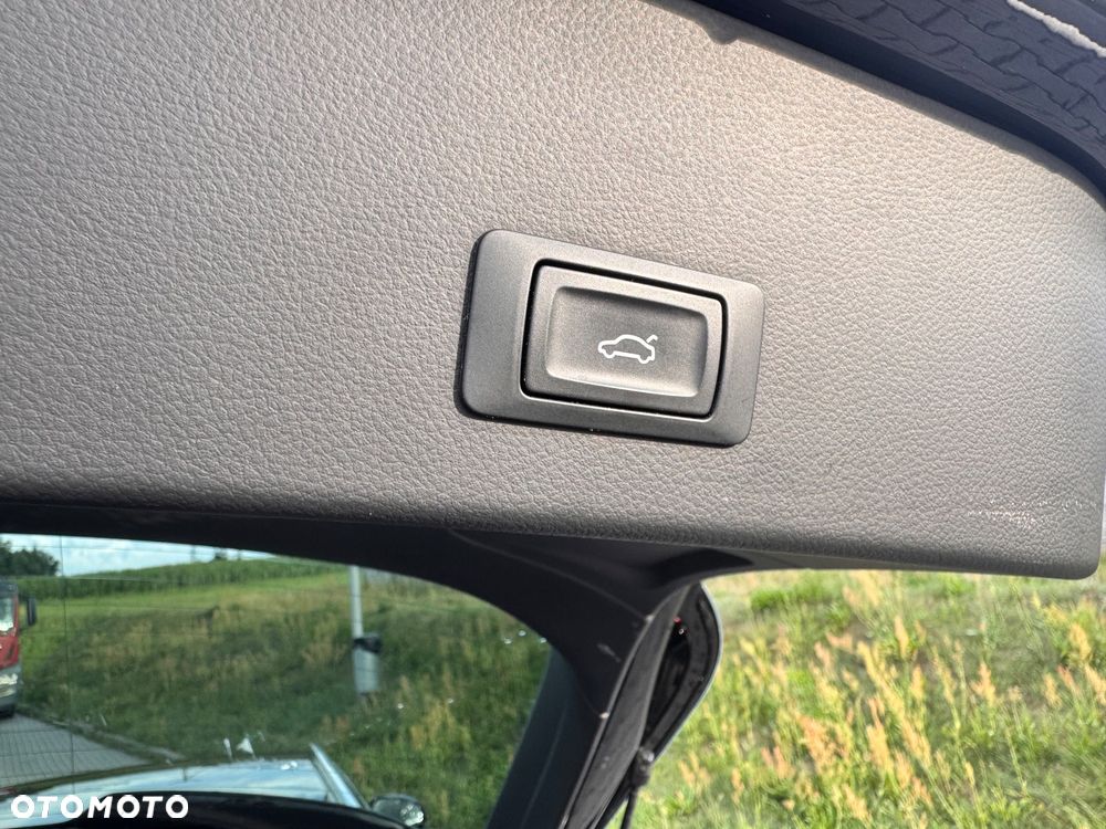 Audi A6 Avant 2.0 TDI ultra S tronic - 17