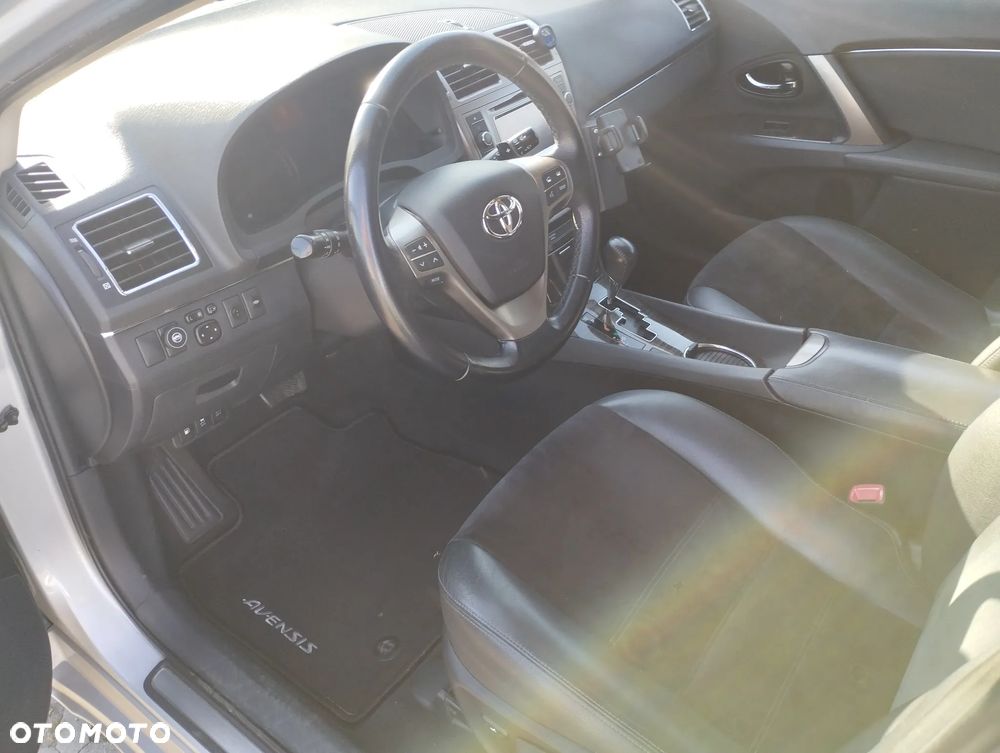 Toyota Avensis 2.0 Premium MS - 6