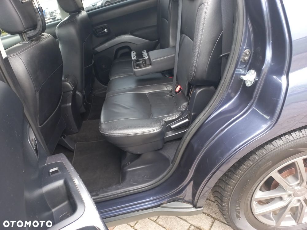 Mitsubishi Outlander - 23