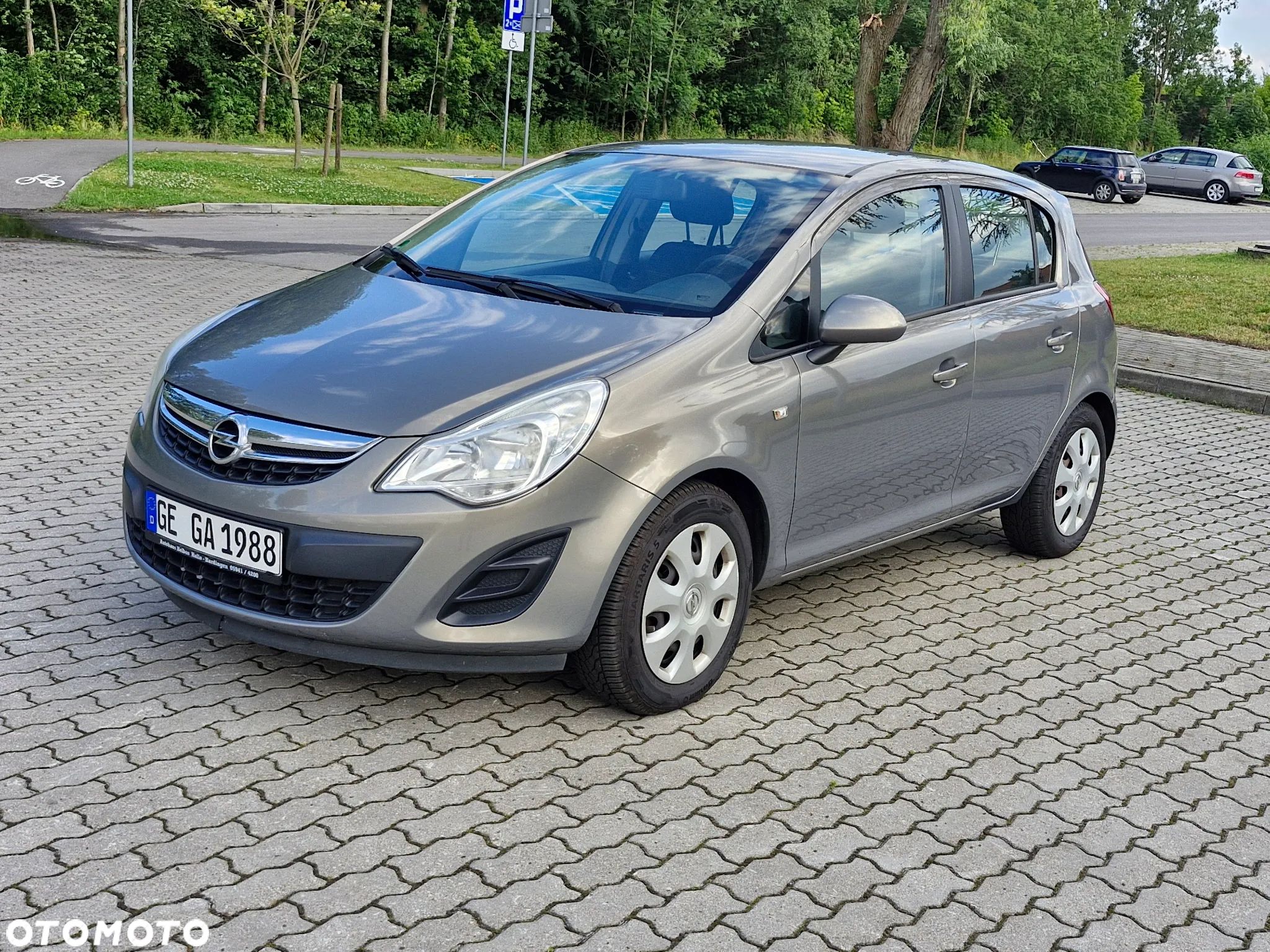 Opel Corsa 1.2 16V Cosmo - 1
