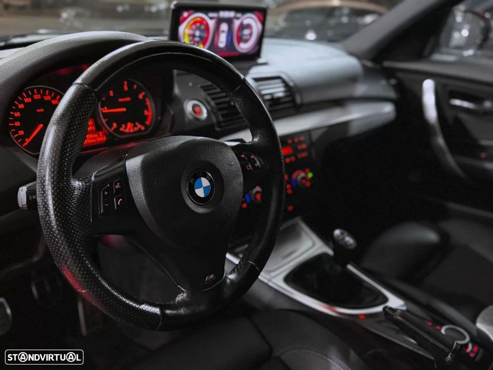 BMW 118 d Pack M - 9