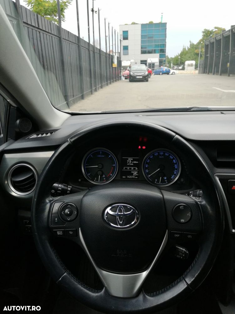 Toyota Auris 2.0 L D-4D Stop&Start Luna - 7