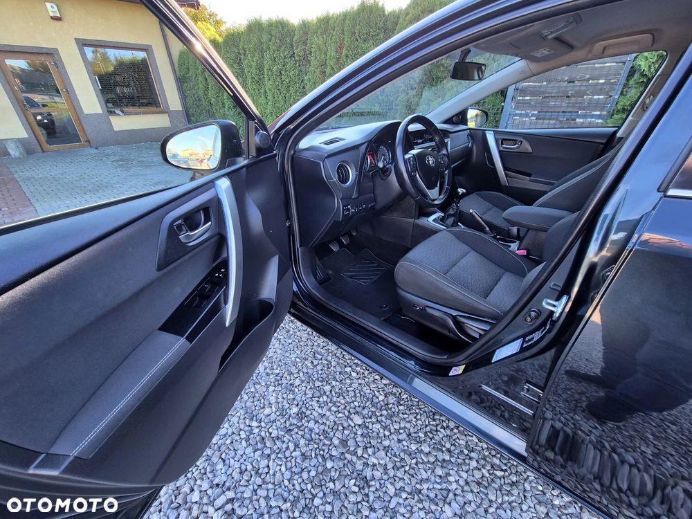 Toyota Auris 2015 photo 5