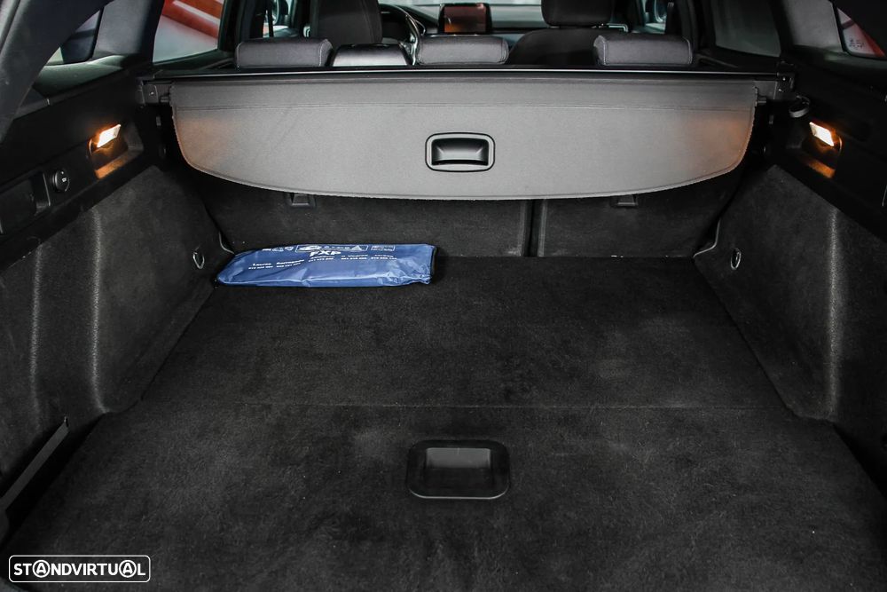 Ford Focus SW 1.5 TDCi EcoBlue Active - 29