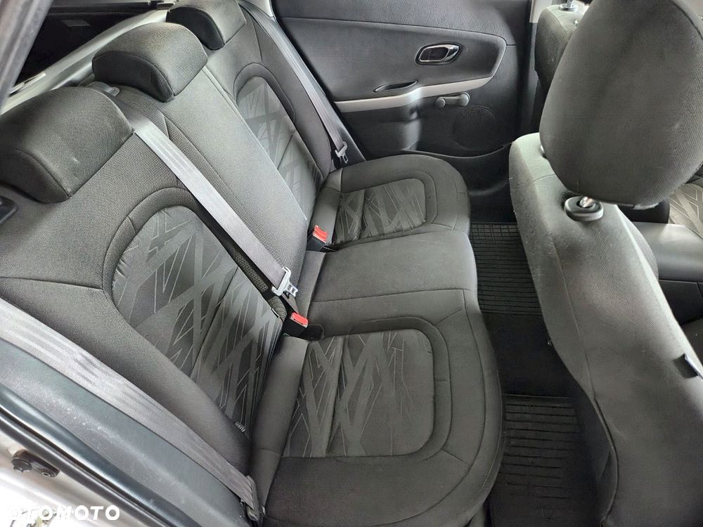 Kia Ceed - 9