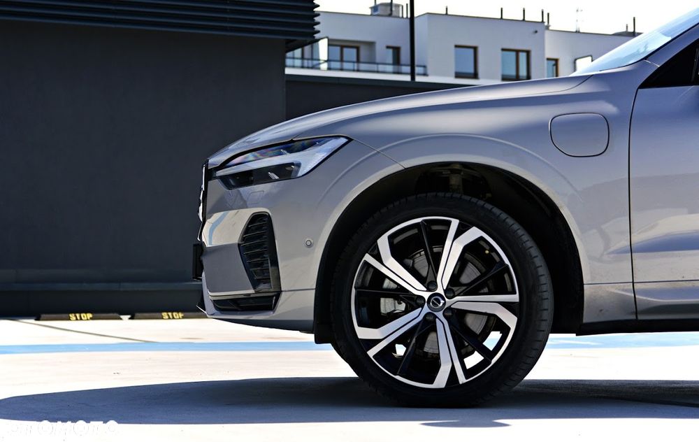 Volvo XC 60 T8 Plug-In Hybrid AWD Ultimate Dark - 6