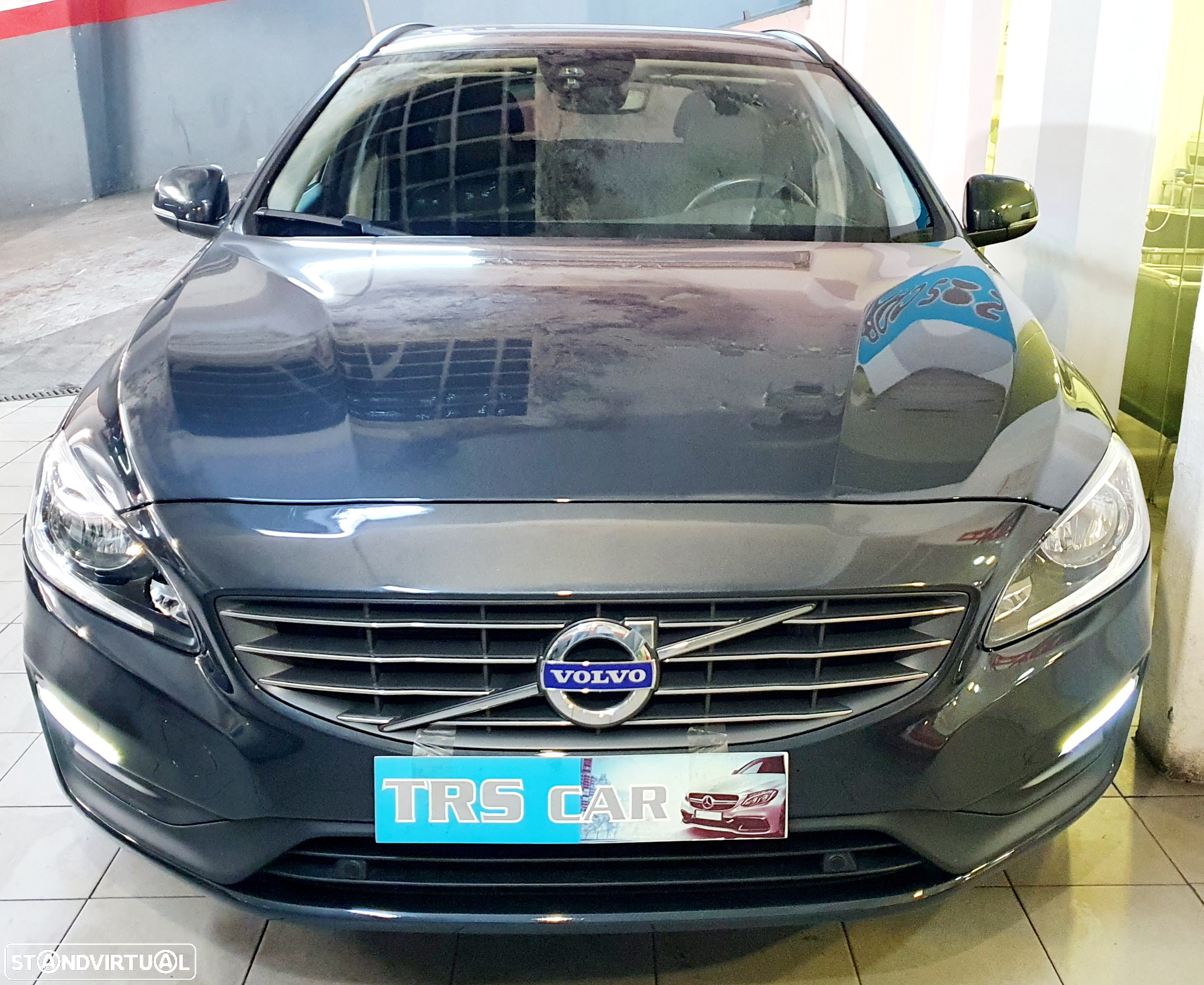 Volvo V60 2.0 D2 Momentum - 3
