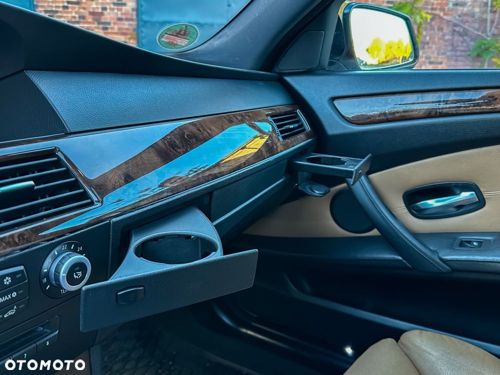BMW Seria 5 525d xDrive Edition Sport - 26