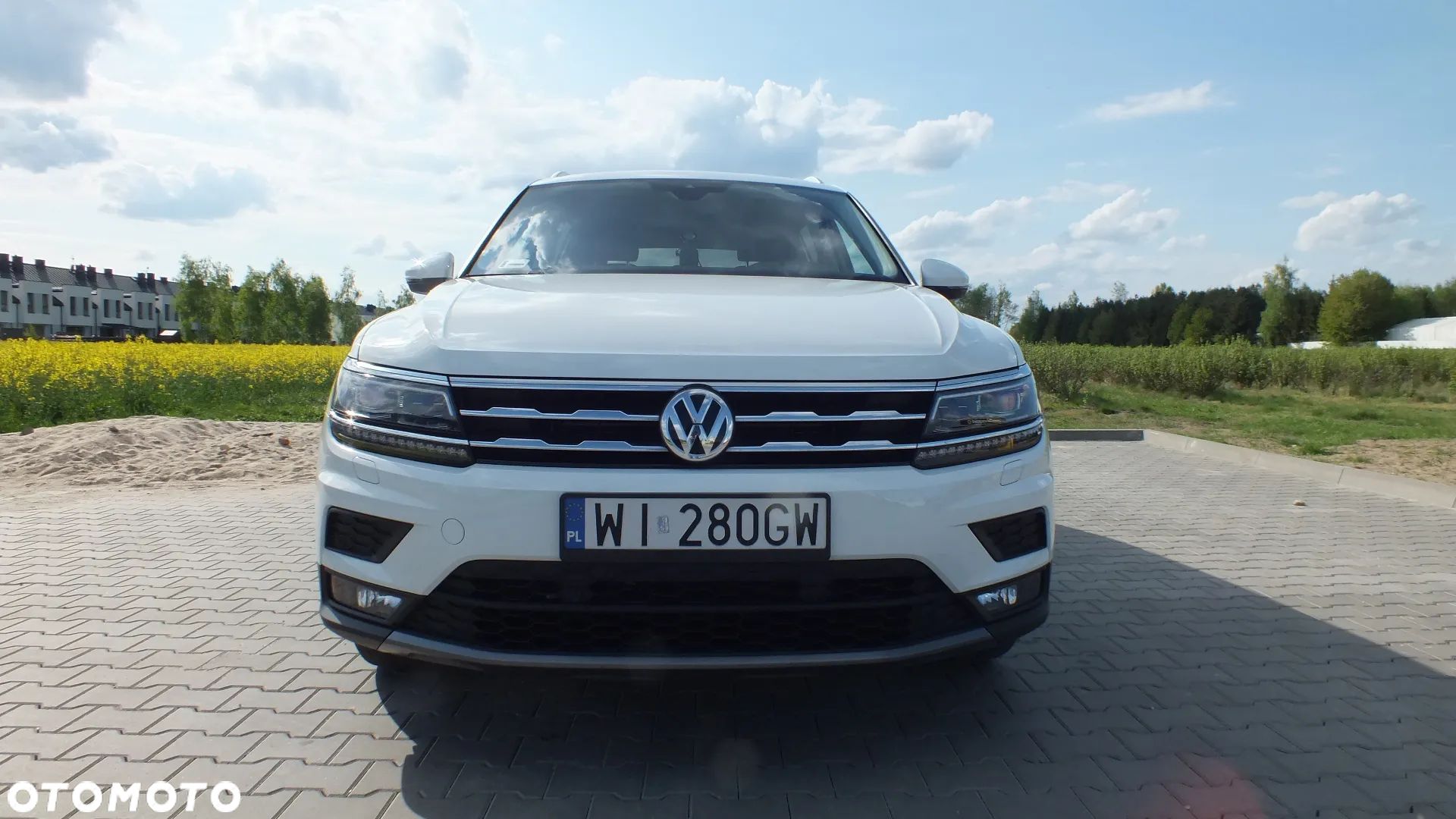 Volkswagen Tiguan - 1