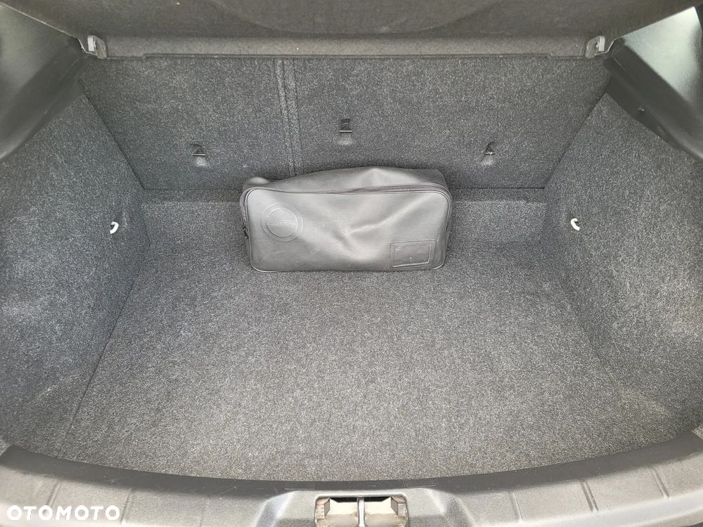 Volvo V40 - 21